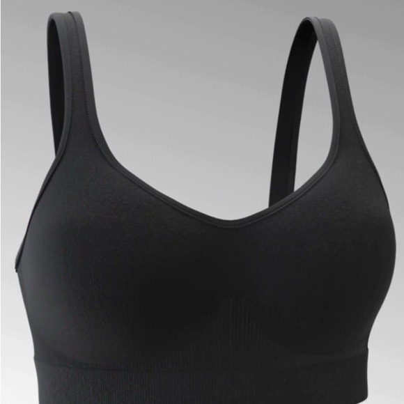 New underoutift comfort shaping bra see photos. ALL NEW IN ORIGINAL PACKING BAG - Picture 1 of 12